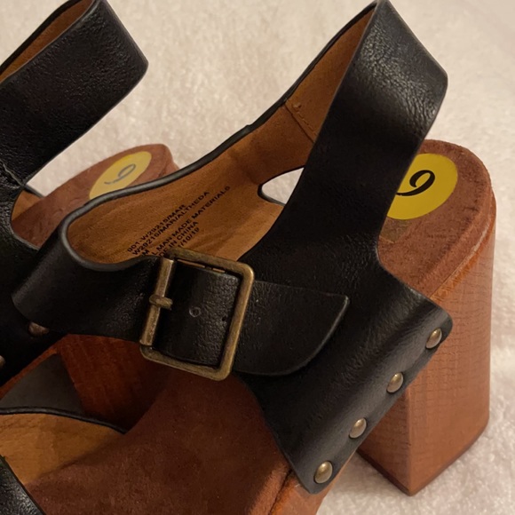 FOOT BEDS SZ 9 WOODEN HEELED SANDAL NWOT - Picture 4 of 12